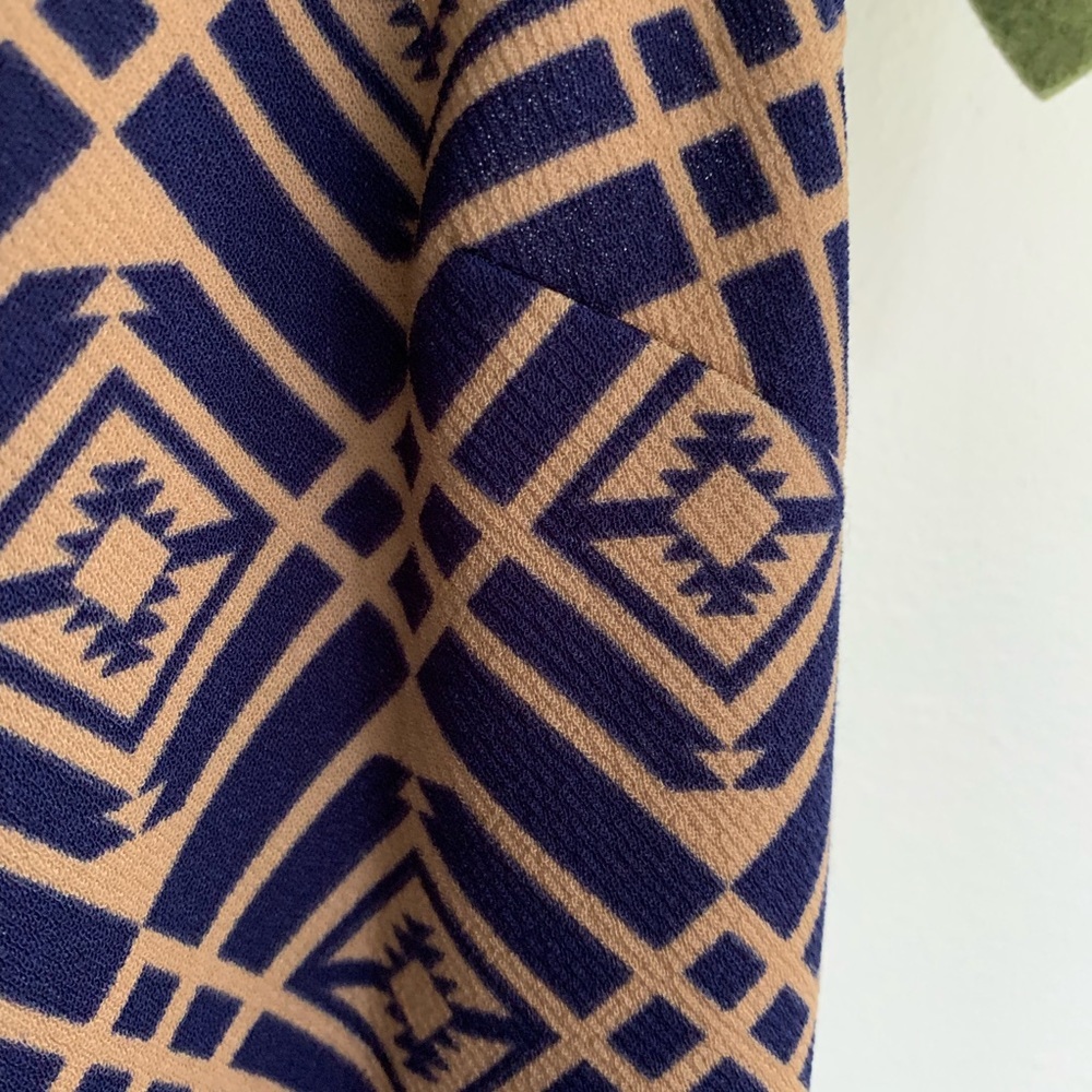 🛍 Everly Patterned Dress - Picture 2 of 4